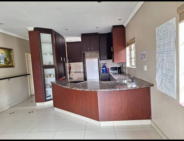 4 BEDROOM HOUSE FOR SALE IN CRAIGIEBURN